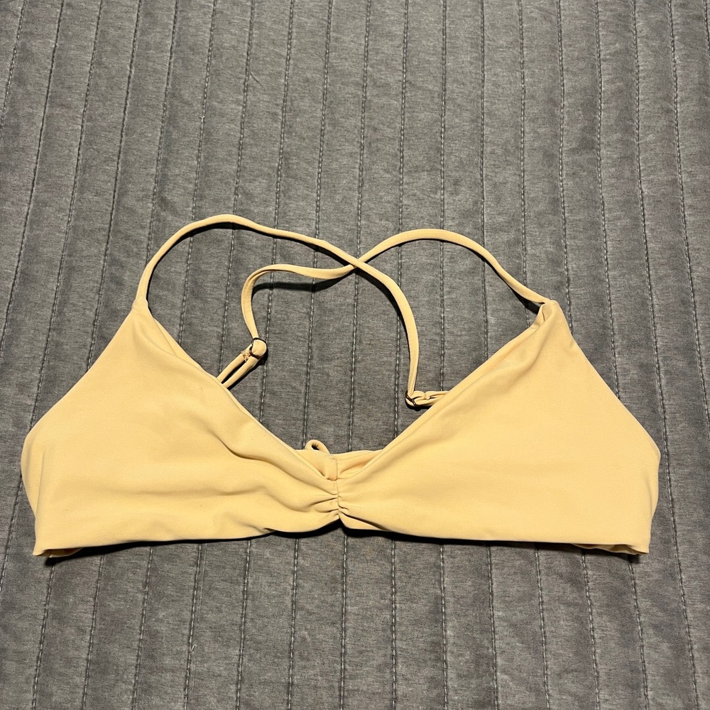Skatie Betsy top in light yellow size small